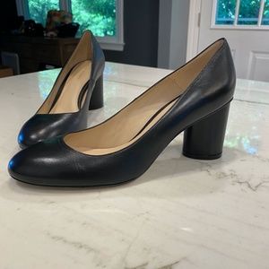 Stuart Weitzman Round, Low-heel shoe